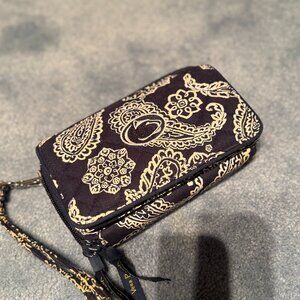 Vera Bradley RFID All-in-One Crossbody – Penn State – Good Pre-Owned